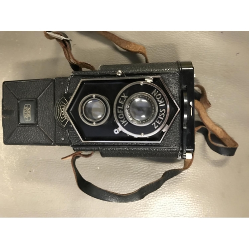 241 - VINTAGE CASED IKOFLEX ZEISS ICON CAMERA