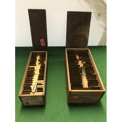 367 - 2 X WOODEN BOXES OF BRASS COMPARTMENT FONT INTERCHANGEABLE LOCK STENCILS MADE IN USA - APPROX 100