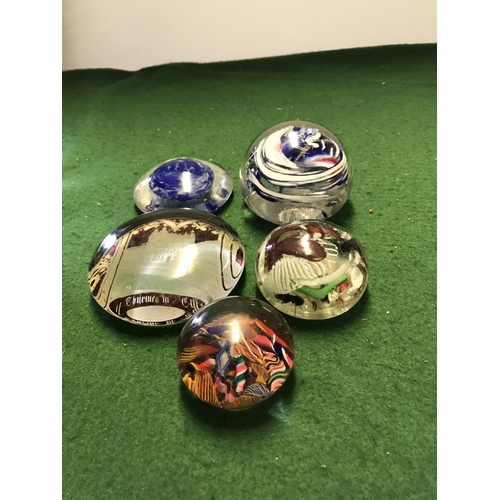 641 - 5 X VINTAGE GLASS PAPERWEIGHTS