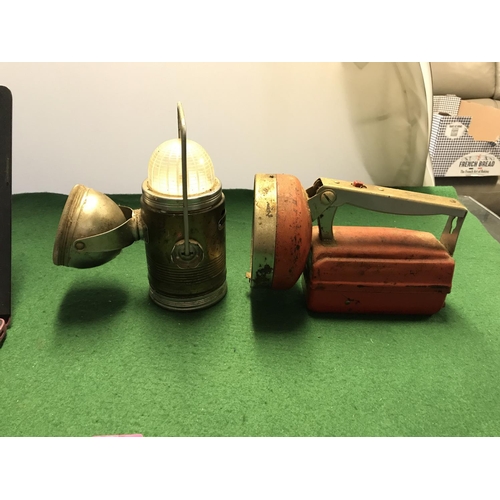 648 - VINTAGE EVEREADY TORCH & VINTAGE PIFCO TORCH