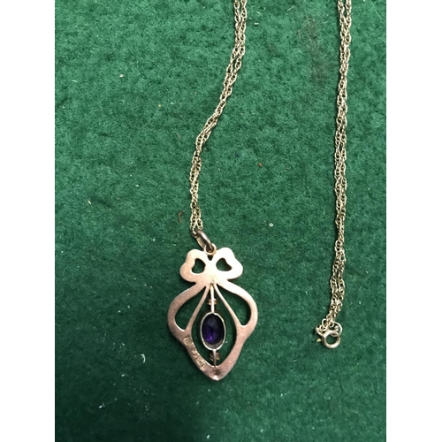 710 - BEAUTIFUL 9CT GOLD PENDANT SET CENTRAL STONE AND PEARL & 9CT CHAIN