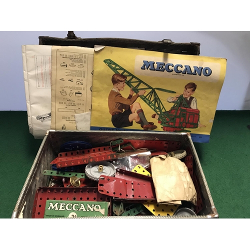 228 - SMALL CASE OF VINTAGE MECCANO