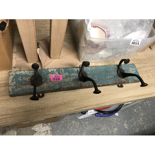 310 - 3 HOOK COAT RAIL - 46CMS