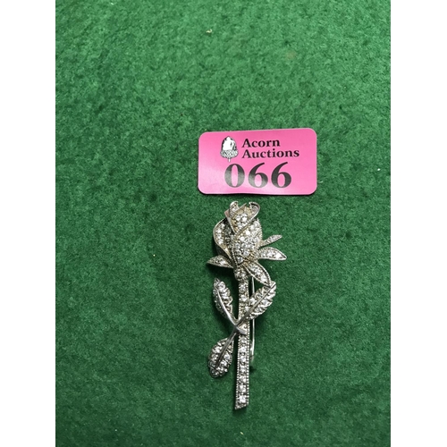 66 - PRETTY 925 SILVER BROOCH SET STONES