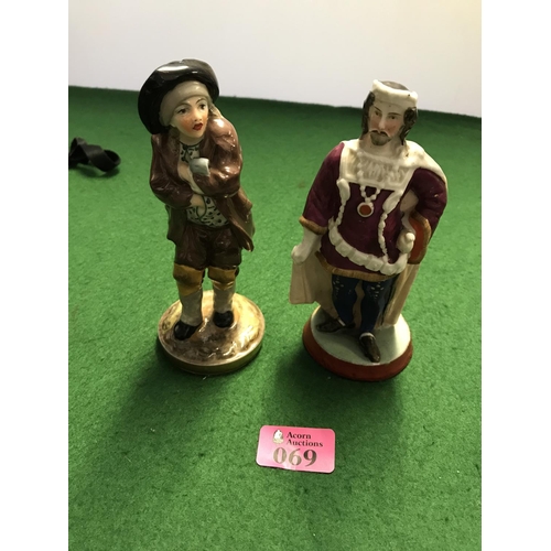 69 - 2 X VINTAGE CERAMIC FIGURES - 17CMS H