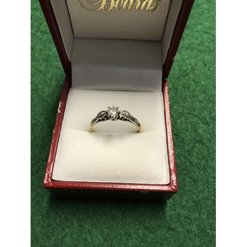 93 - LOVELY 750M- 18CT GOLD RING SET STONES