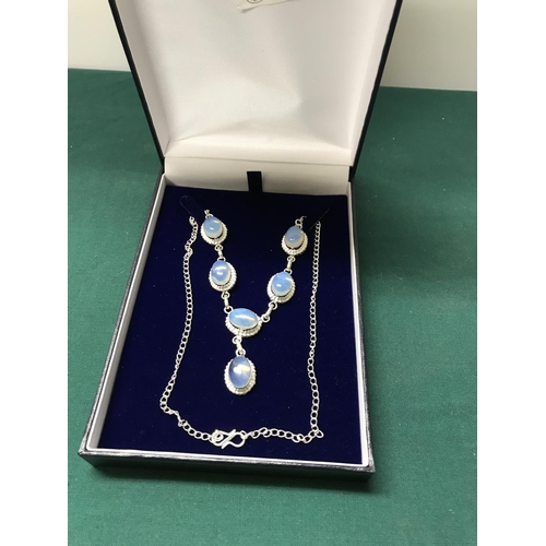 736B - BOXED 925 SILVER & MOONSTONE NECKLACE