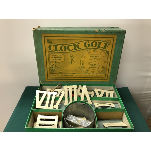 768B - LOVELY BOXED VINTAGE CLOCK GOLF GAME