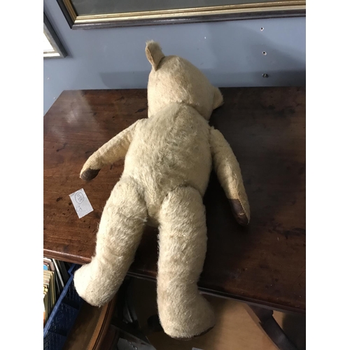 186 - VINTAGE TEDDY BEAR WITH JOINTED ARMS & LEGS, STRAW FILLED & GLASS EYES - 44CMS HIGH