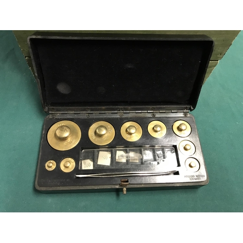 666 - CASED SET OF VINTAGE GRIFFIN & TATLOCK JEWELLERS WEIGHTS