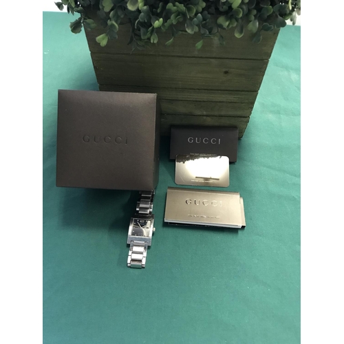 80 - BOXED GENTS GUCCI WATCH - WATCHES & CLOCKS ARE NOT TESTED