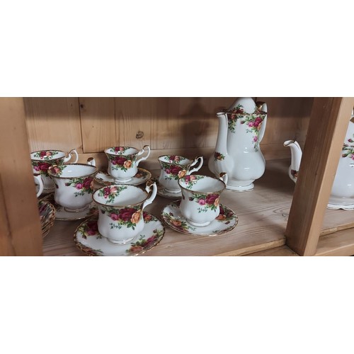 23 - 35 X PIECES OF COLLECTABLE ROYAL ALBERT 