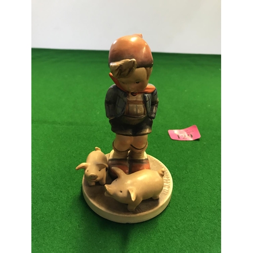 120 - LARGE COLLECTABLE HUMMEL FIGURE - SMALL CHIP TO BASE - STANDS 15CMS H