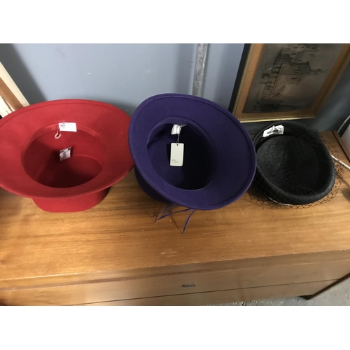 47 - 3 X VINTAGE HATS