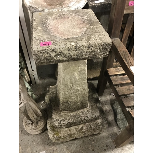 7 - LOVELY GARDEN EARLY PEMBROOK STONE BIRD BATH - IN 4 SECTIONS - 83CMS H - COLLECTION ONLY OR ARRANGE ... 