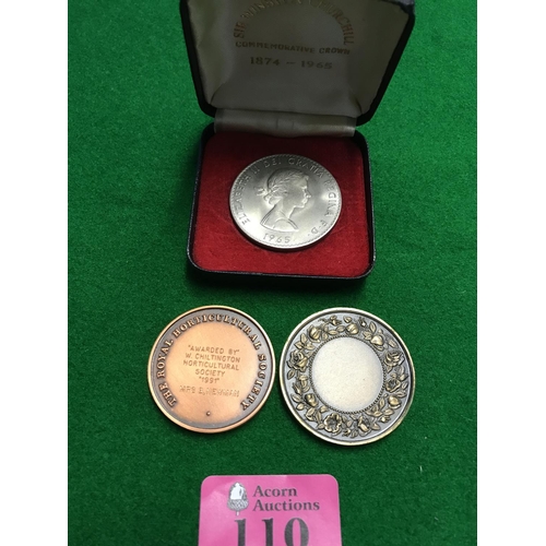 110 - BOXED SIR WINSTON CHURCHILL COMMEMORATIVE COIN & GARDENING MEDAL & HORTICULTURAL MEDAL