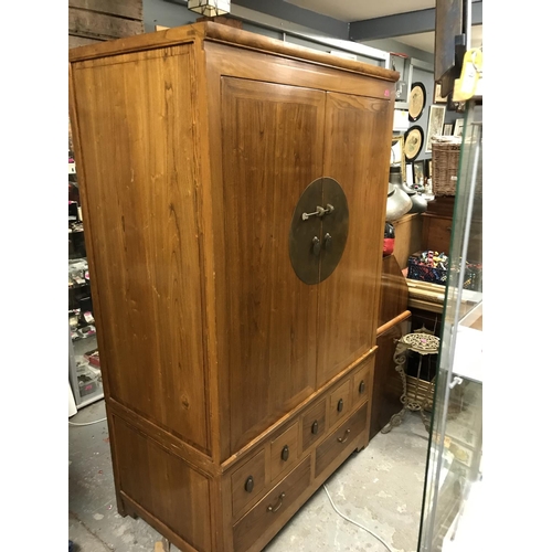 248 - VERY LARGE ORIENTAL STYLE CABINET WITH DRAWERS BELOW - GREAT DRINKS / GIN CABINET - 110CMS W X 66CMS... 