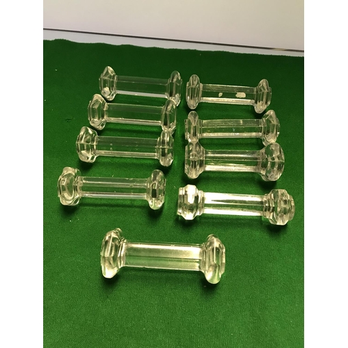 483 - 9 X VINTAGE GLASS KNIFE RESTS