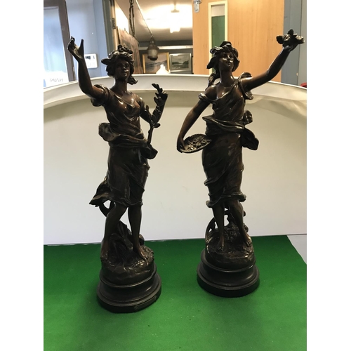 580 - PAIR OF HEAVY BRONZED SPELTER FIGURES PARC FLEURI & COMBAT FLEURI - 46CMS H