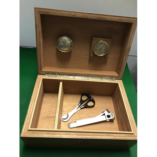 643 - LOVELY WOOD HUMIDOR WITH SOLINGEN CIGAR CUTTER - 30CMS X 20CMS X 12CMS H