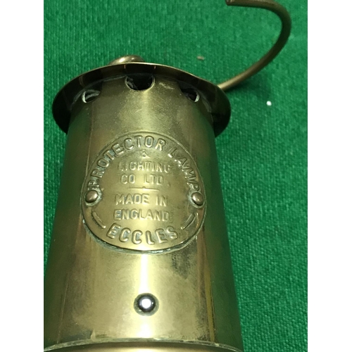 663 - SMALL MINERS LAMP ON BASE WITH PLAQUE 