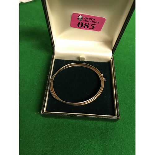 85 - 9CT GOLD BANGLE IN 3 COLOUR GOLD = 8.3GRMS - BOX FOR DISPLAY ONLY