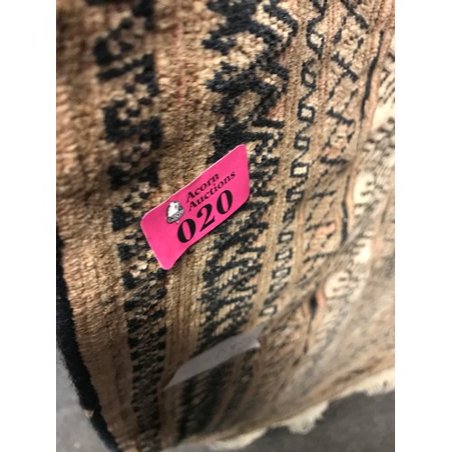 20 - VERY NICE PATTERNED RUG BY LIBERTY - 160CMS X 132CMS USED CONDITION - COLLECTION ONLY OR ARRANGE OWN... 