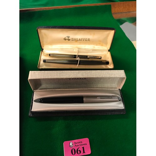 61 - BOXED PARKER FOUNTAIN PEN & BOXED SHEAFFER FOUNTAIN PEN & PENCIL SET