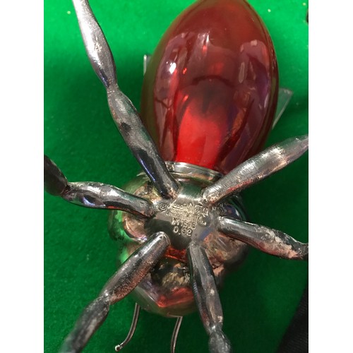 117 - STUNNING METAL HONEY BEE WITH RED GLASS BODY. LIFT WINGS TO REVEAL THE RED GLASS HONEY POT - MADE BY... 