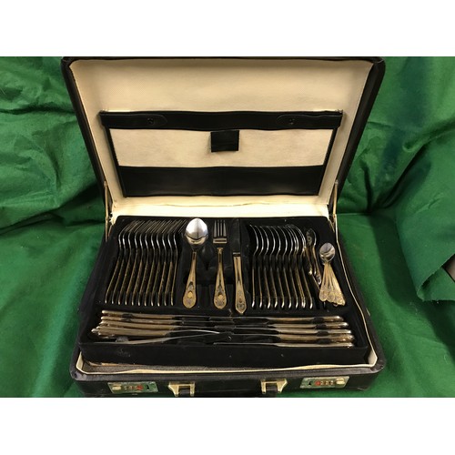 141 - CASED SET OF STAINLESS STEEL CUTLERY