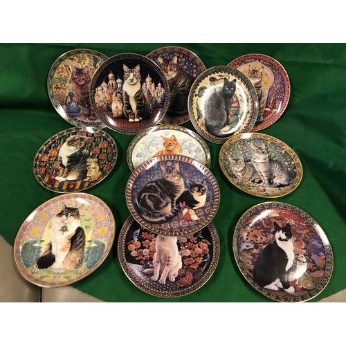 150 - BOXED SET OF 12 X COLLECTORS PLATES 