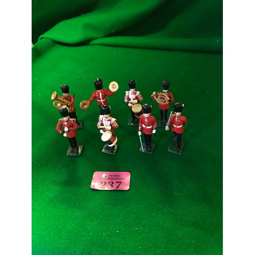 237 - 8 X VINTAGE HAND PAINTED DIECAST GUARDSMAN