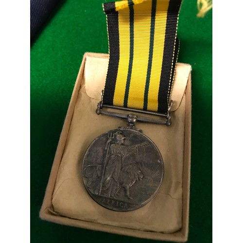 92 - SOUTH AFRICAN KENYA  POLICE MEDAL AWARDED TO J. T. HEWITT & SOUTH AFRICAN POLICE TIE