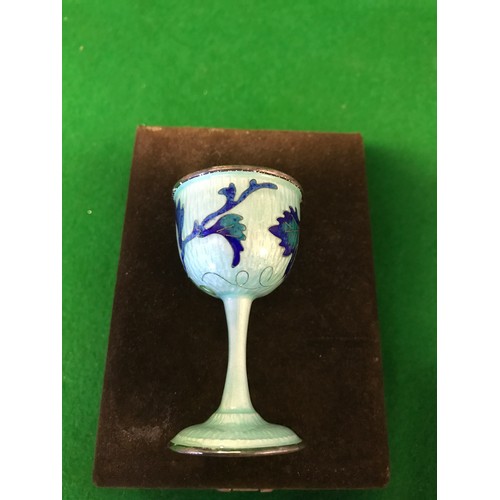 125 - BEAUTIFUL BOXED ORIENTAL SILVER & ENAMEL EGG CUP MARKED KKBC TO BASE - 8CMS H