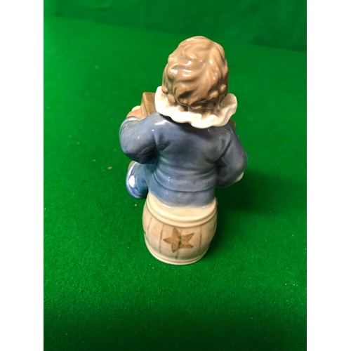 133 - LOVELY ROYAL COPENHAGEN BOY PLAYING ACCORDIAN - IN GREAT CONDITION - 12CMS H