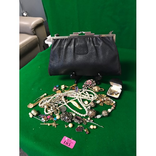 185 - VINTAGE HANDBAG WITH ASSORTED JEWELLERY