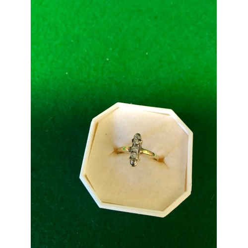 309 - LOVELY 18K GOLD RING SET 5 DIAMONDS