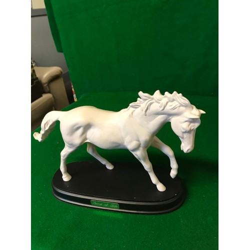 420 - 2 X BESWICK HORSES ON PLINTHS - SPIRIT OF LIFE & DESERT ORCHID - APPROX 20CMS & 23CMS H