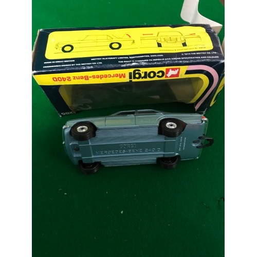 522 - VINTAGE BOXED CORGI MERCEDES BENZ DIECAST VEHICLES