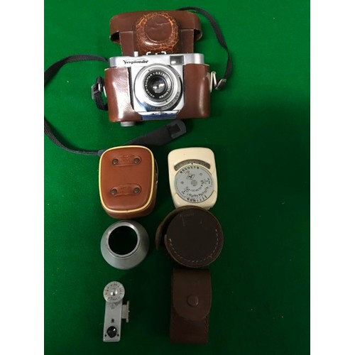 576 - VINTAGE CASED VOIGHTLANDER CAMERA WITH ACCESSORIES