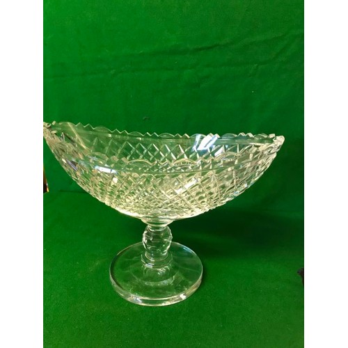 598 - STUNNING WATERFORD CRYSTAL PRESTIGE BOAT BOWL FROM THE HERITAGE COLLECTION - 24CMS H X 34CMS L