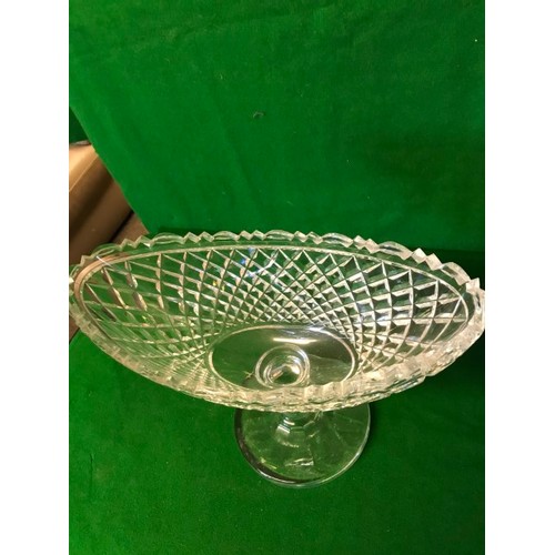 598 - STUNNING WATERFORD CRYSTAL PRESTIGE BOAT BOWL FROM THE HERITAGE COLLECTION - 24CMS H X 34CMS L