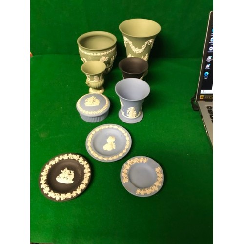 614 - 9 X ASSORTED PEICES OF COLLECTABLE WEDGWOOD