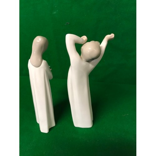 626 - 2 X LLADRO FIGURES - APPROX 21CMS H