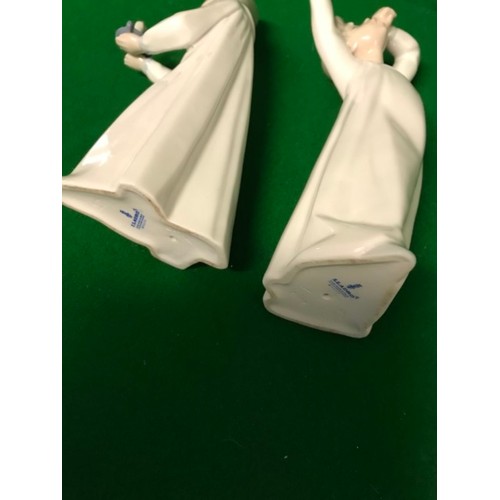 626 - 2 X LLADRO FIGURES - APPROX 21CMS H