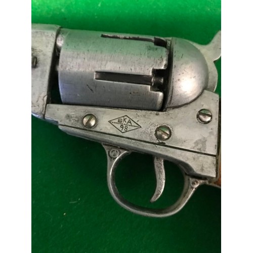 632 - REPRODUCTION PISTOL