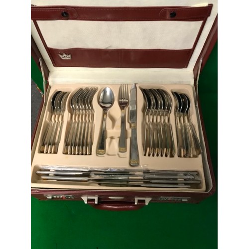 645 - LOVELY CASED SOLINGEN 24K GOLD CUTLERY SET - 3 TIERS OF CUTLERY