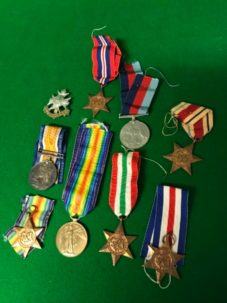 QTY OF MIXED WW1 & WW11 MILITARY MEDALS