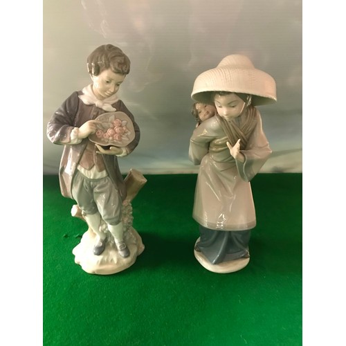 735 - 2 X LLADRO FIGURES - 28CMS H