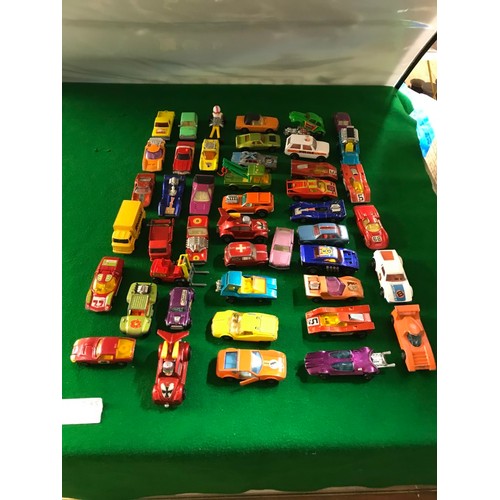 750 - QTY OF APPROX 35 MAINLY VINTAGE DIECAST VEHICLES IN USED CONDITION